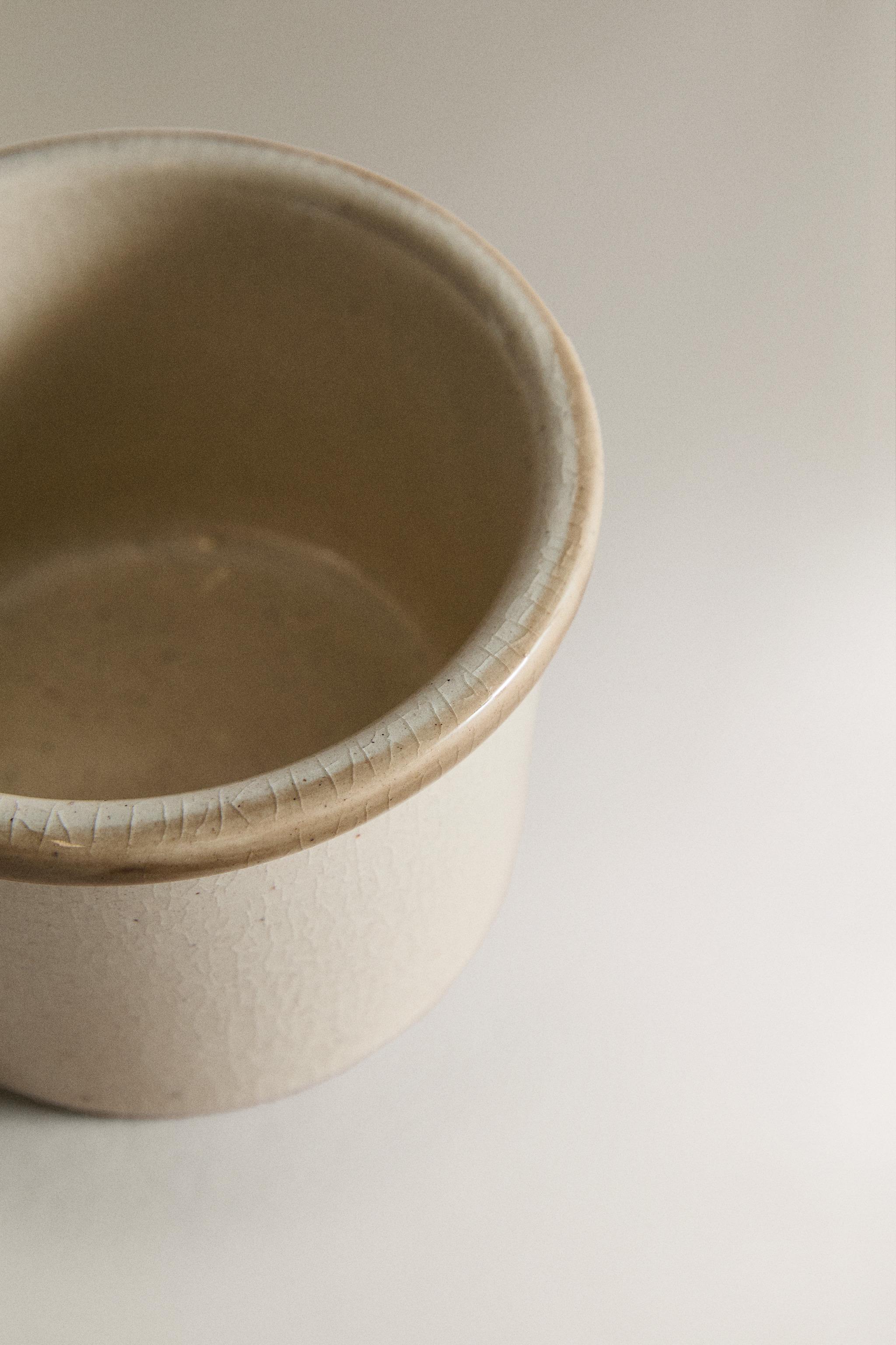 CYLINDRICAL STONEWARE SNACK BOWL